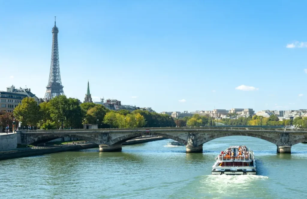 Holidaysafe - Paris, france - Top 5 Mother's Day Last Minute Destinations 2026