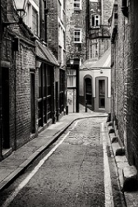 Passage in Whitechapel, the district where Jack the Ripper comitted his crimes, in London.