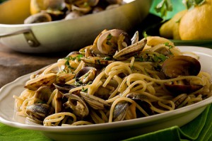 bowl of spaghetti pasta with seafood