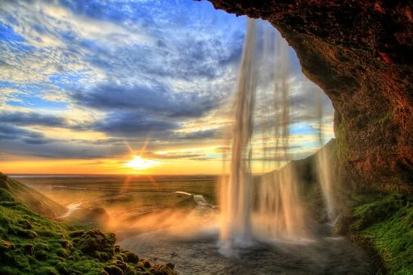 iceland-waterfall